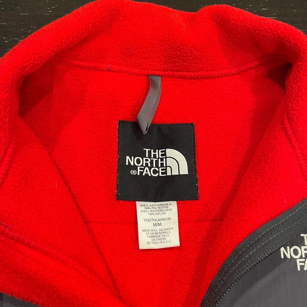 The North Face Boys Denali Fleece Red/ Gray Jacket. Medium Youth/Junior - Picture 3 of 6